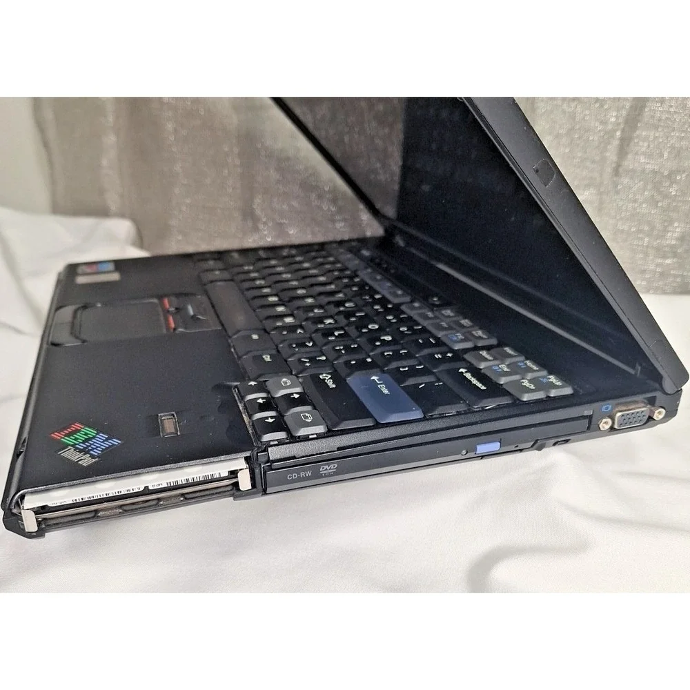 IBM Thinkpad T43 Laptop Powers On - For Parts